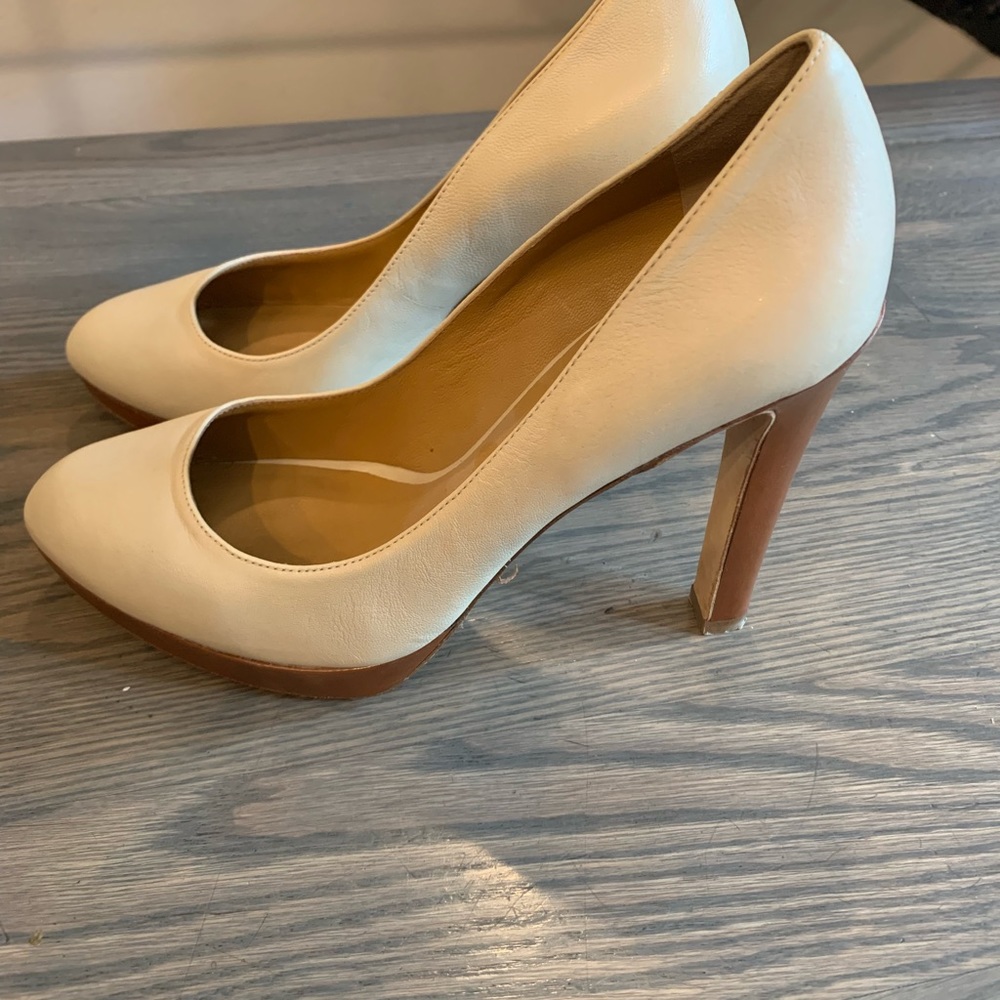 Michael Kors nude leather pumps size 8